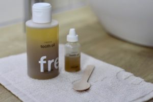 ZAHNÖL STATT ZAHNPASTA! WARUM DU DAS RINGANA ZAHNÖL LIEBEN WIRST