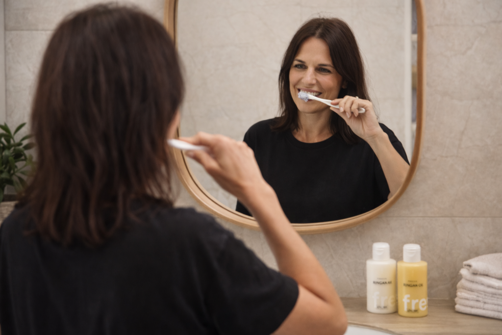 natürliche Zahnpflege Routine mit Ringana Tooth Oil und Tooth Balm